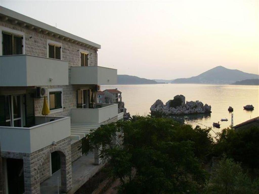 Guest House Villa Pastrovka Sveti Stefan Exterior photo
